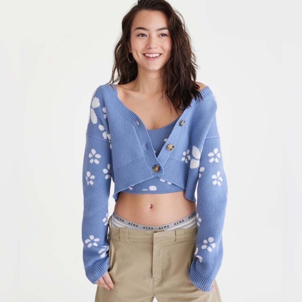 Aeropostale Sz. S Daisy mini cardigan in lavender with tortoise shell buttons